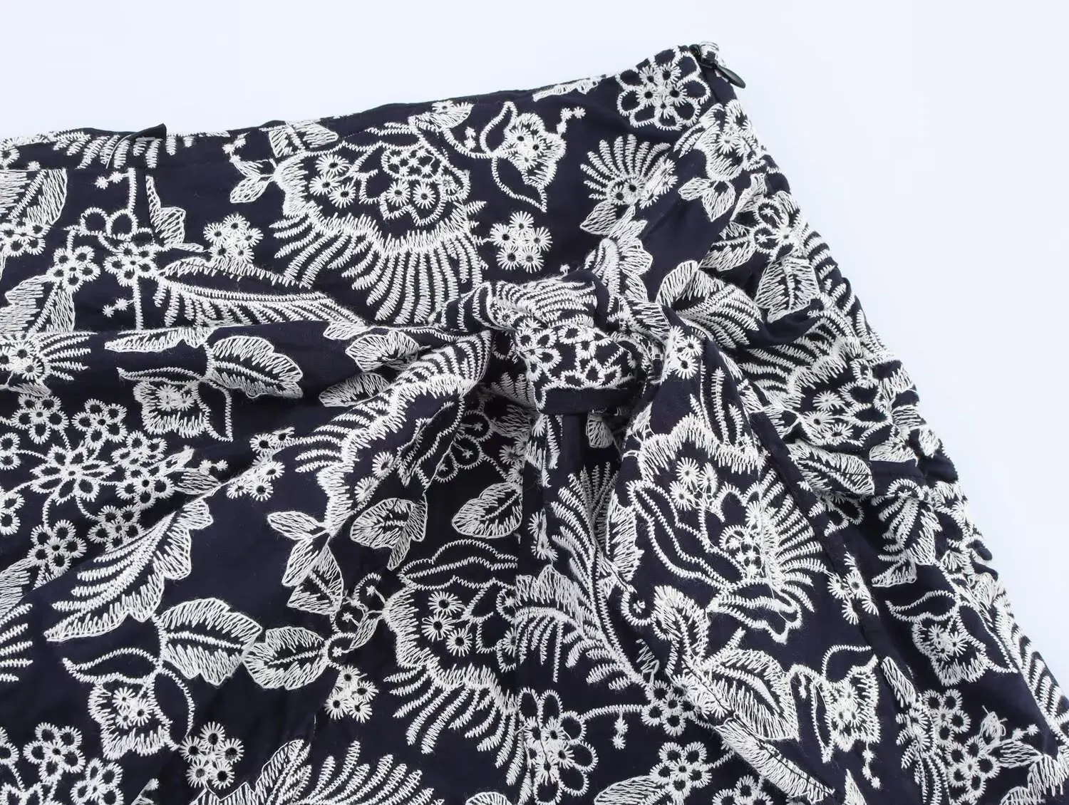 YENKYE New 2025 Women Floral Embroidery Knot Shorts Skirts Vintage High Waist Side Zipper Casual Summer Skort Pantalones Cortos