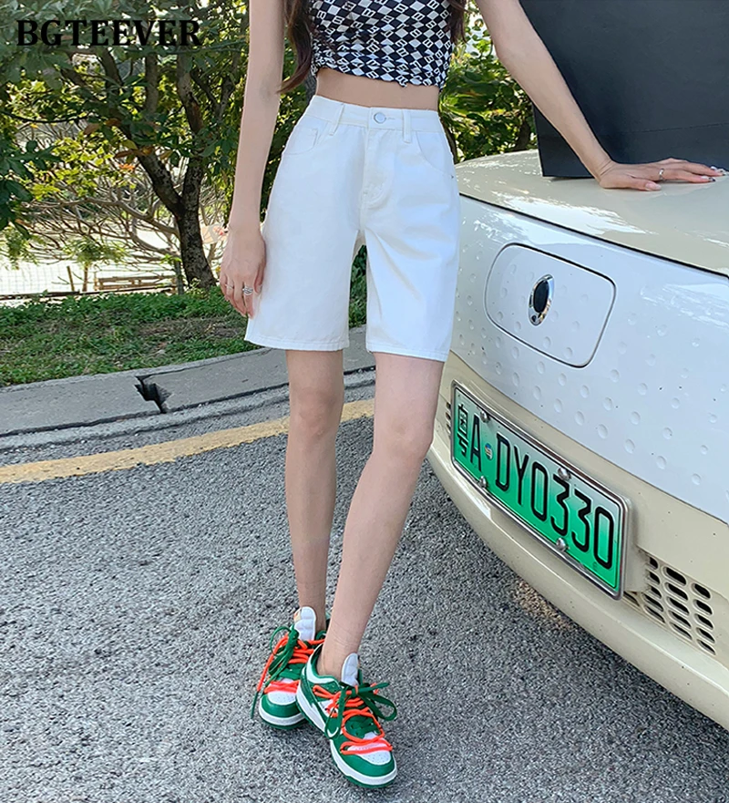 BGTEEVER Chic Straight Loose Women Jeans Shorts Summer High Waist Pockets Female Wide Leg Denim Shorts