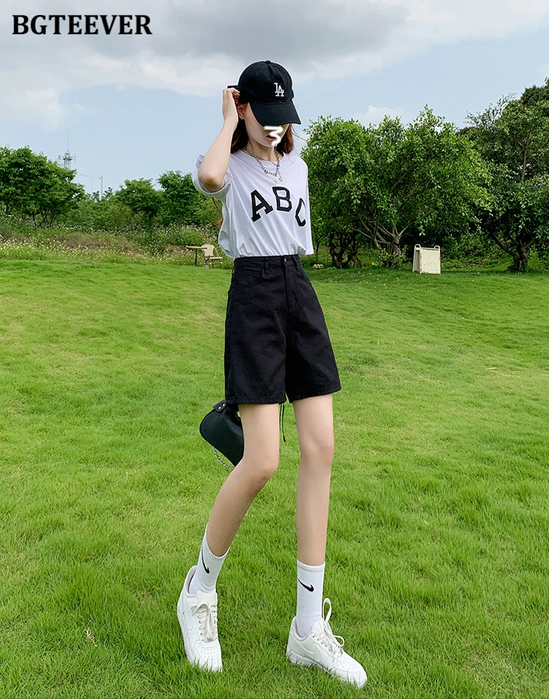 BGTEEVER Chic Straight Loose Women Jeans Shorts Summer High Waist Pockets Female Wide Leg Denim Shorts