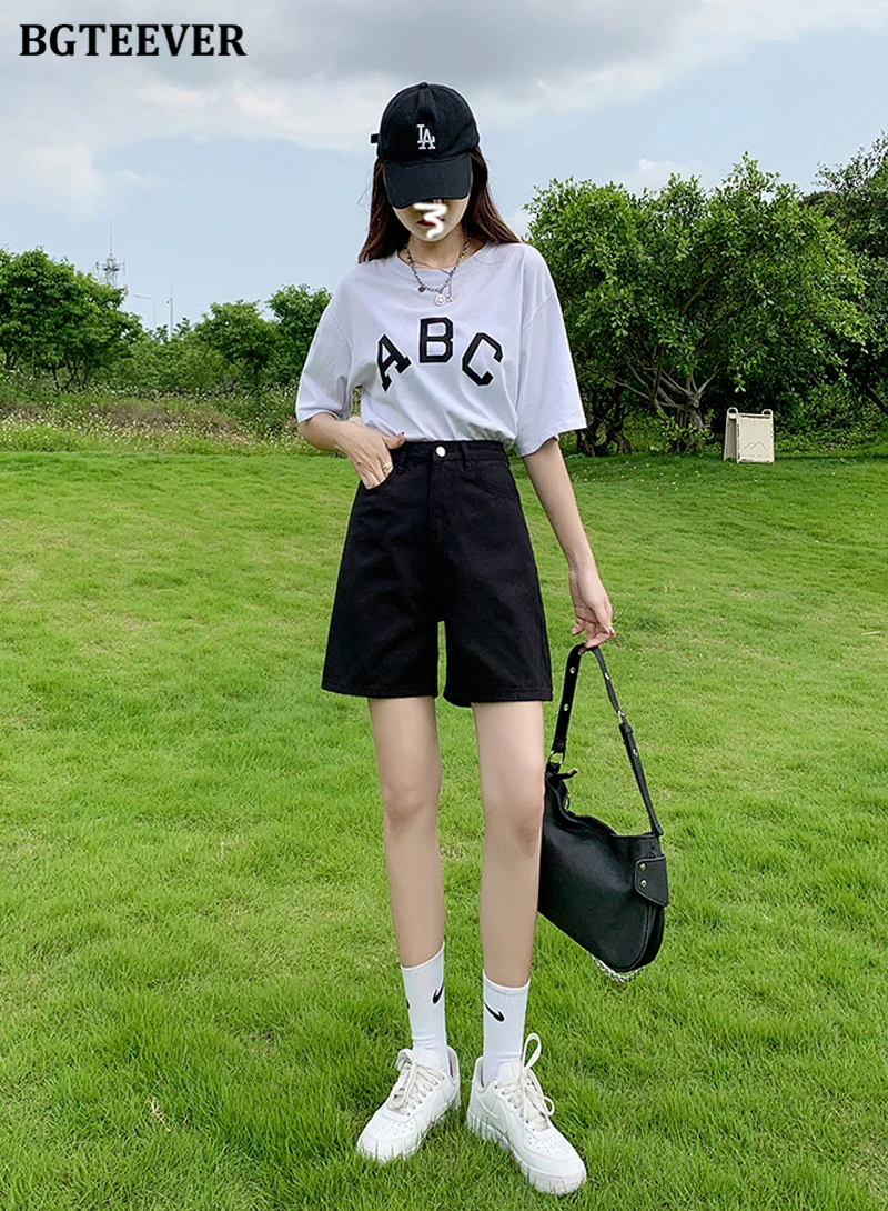 BGTEEVER Chic Straight Loose Women Jeans Shorts Summer High Waist Pockets Female Wide Leg Denim Shorts