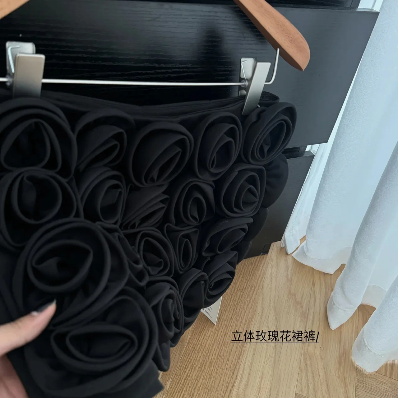 SMTHMA New Autumn Small Fragrance Style 3D Three-Dimensional Rose Flower Short Women's Elegant Temperament Runway Shorts