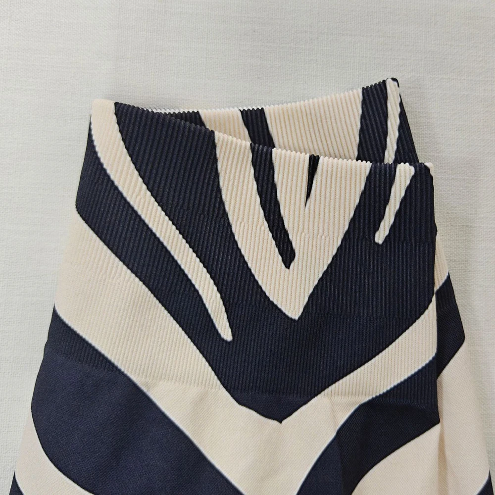 Striped Yoga Three-Inch Shorts High-Waisted Hip-Lifting Belt-Cinching Women's Fashionable Fitness Running Sport Pants