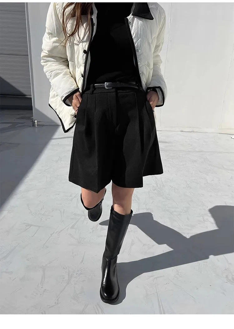 Chic Women Thicken Warm Loose Pockets Faux Woolen Straight Shorts 2024 Autumn Winter High Waist Ladies Wide Leg Shorts WH2