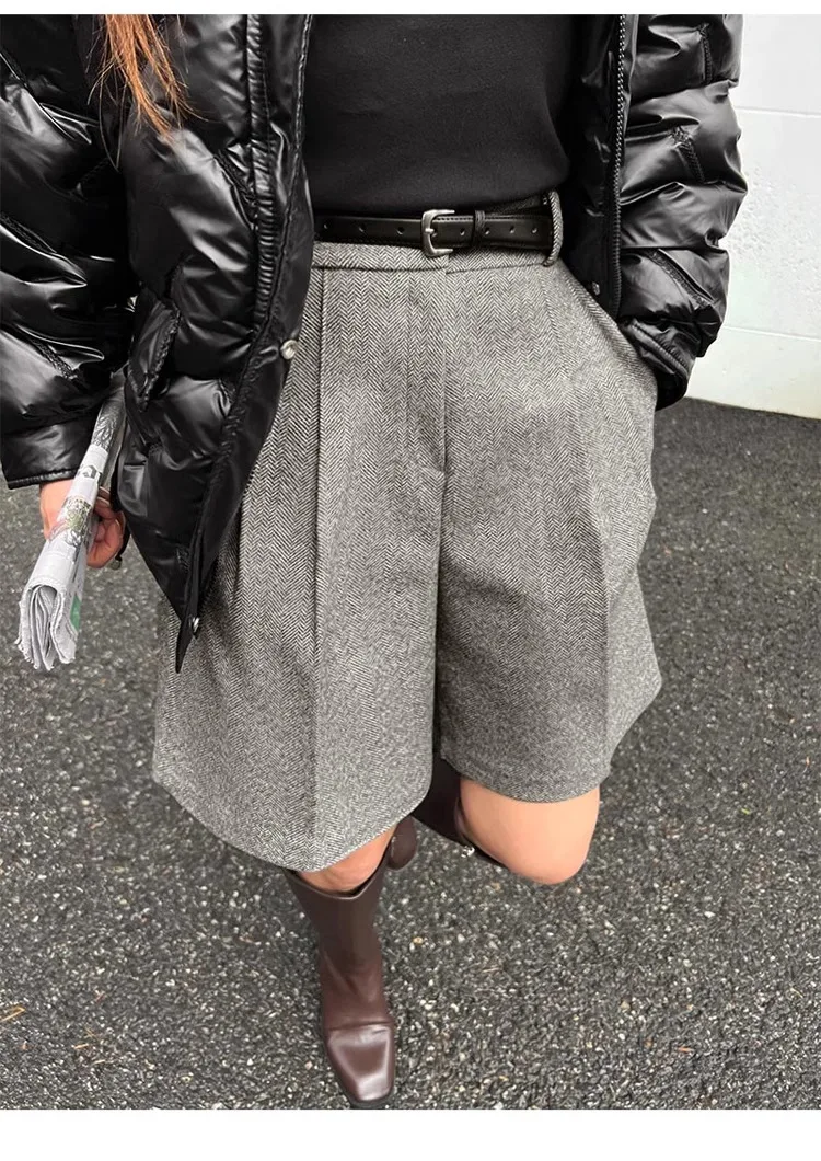 Chic Women Thicken Warm Loose Pockets Faux Woolen Straight Shorts 2024 Autumn Winter High Waist Ladies Wide Leg Shorts WH2