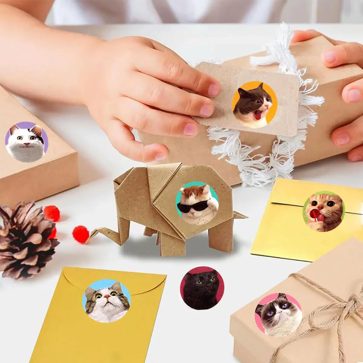 250Pcs/1Rolls Animal Reward Sticker Fun MotivationSticker for School Teacher Student Stationery Stickers Kids