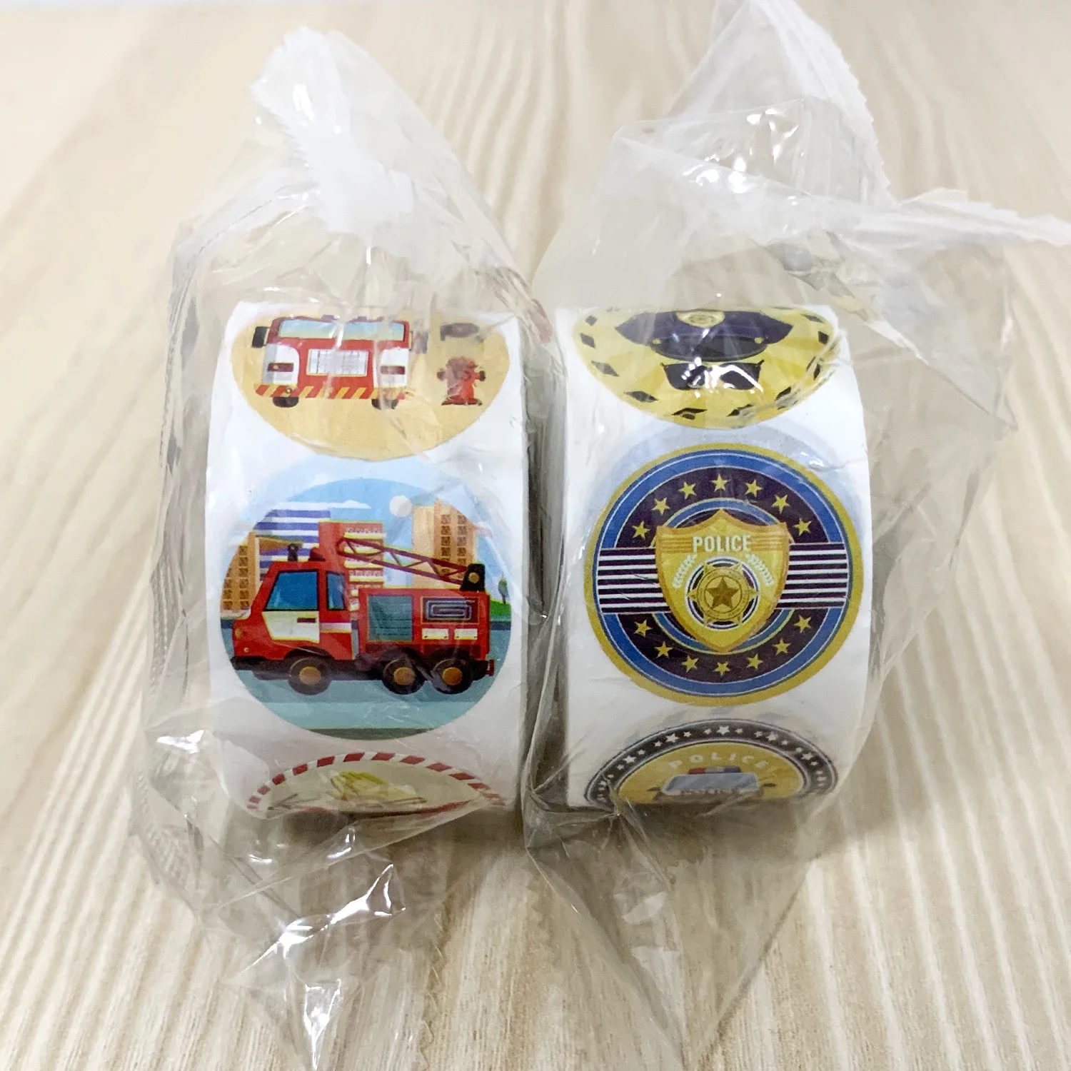 500Pcs /1 Rolls 2.5cm/1inch Firefighter Children's Toy Stickers Shaped Sticker Decoration Gift Box Sticker Label Stationery