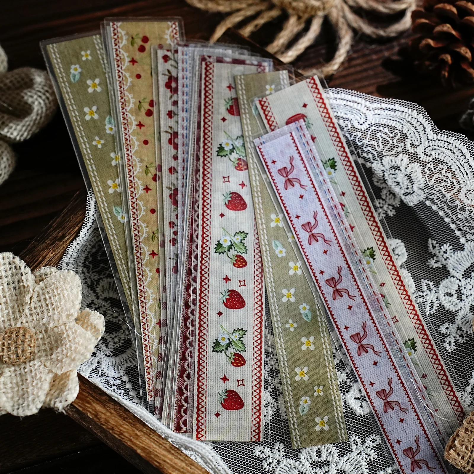 Etori Life Handmade Lace Series 30Pcs/Bag Vintage Lace Strip Stickers Pastoral Floral Artistic Journal Collage Decorative Strips for Children's Gift Paper Bags, Notebooks, Suitcases, Handmade Scrapbooking Supplies, Stamp Albums, DIY Artwork, Vintage Parties, Diaries, Pencil Cases, Stationery Stickers