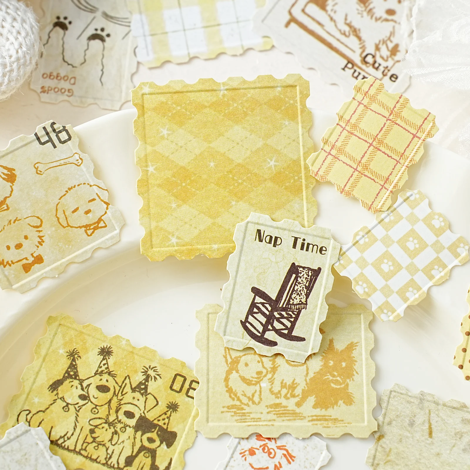 Etori Life Warm Moments Series Vintage Cozy Stamp Journal Stickers 20Pcs Ins Style Journal Decoration Small Patterns for Laptops, Phone Stickers, Luggage, Office Decoration Accessories, Student Gift Paper Bags, Handmade Scrapbooking Supplies, DIY Crafts, Children's Stickers, Art Parties, Gifts for Friends, Back-To-School Season, Card Making