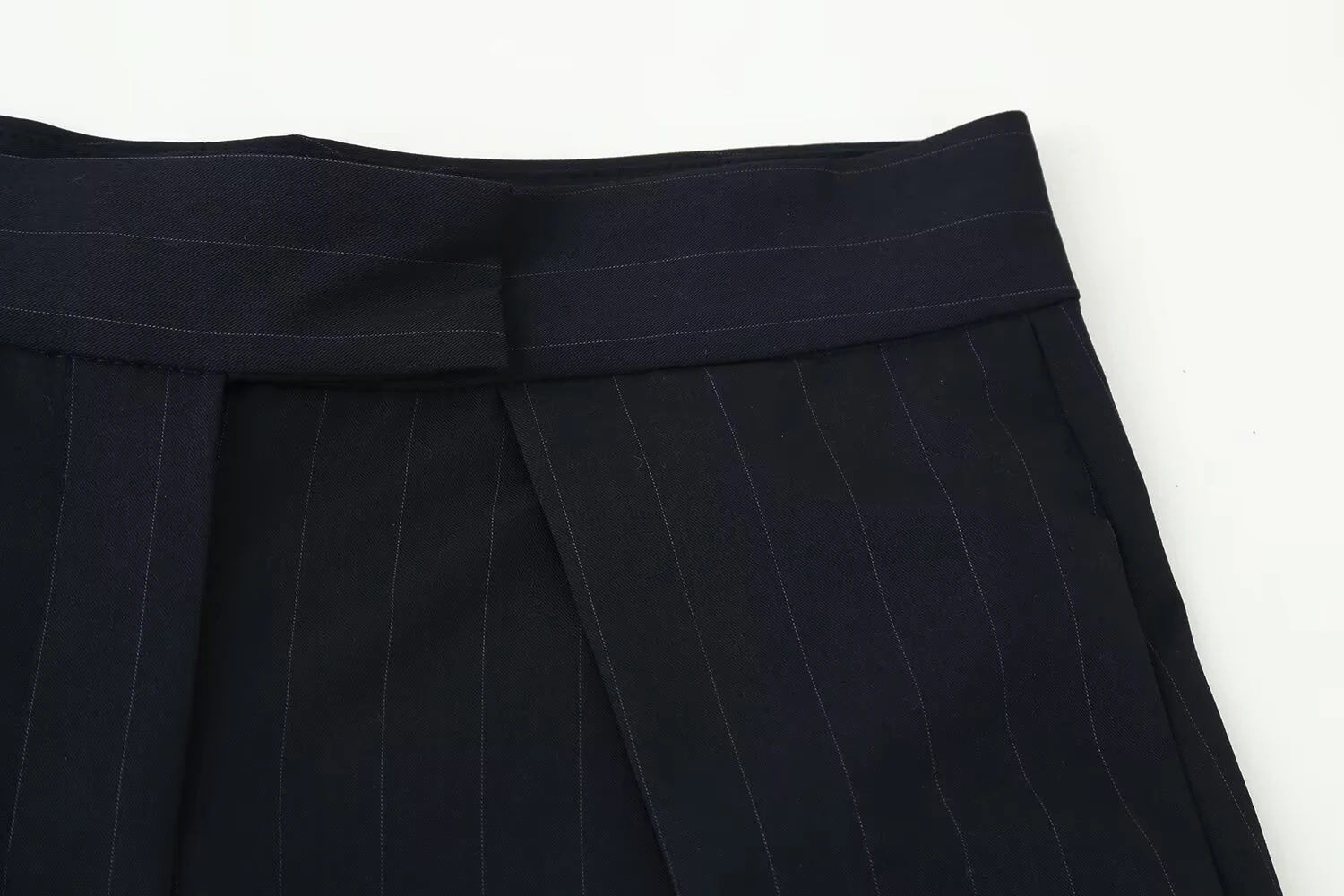 European and American 2025 autumn new women's clothing retro loose casual temperament simple pleated trousers