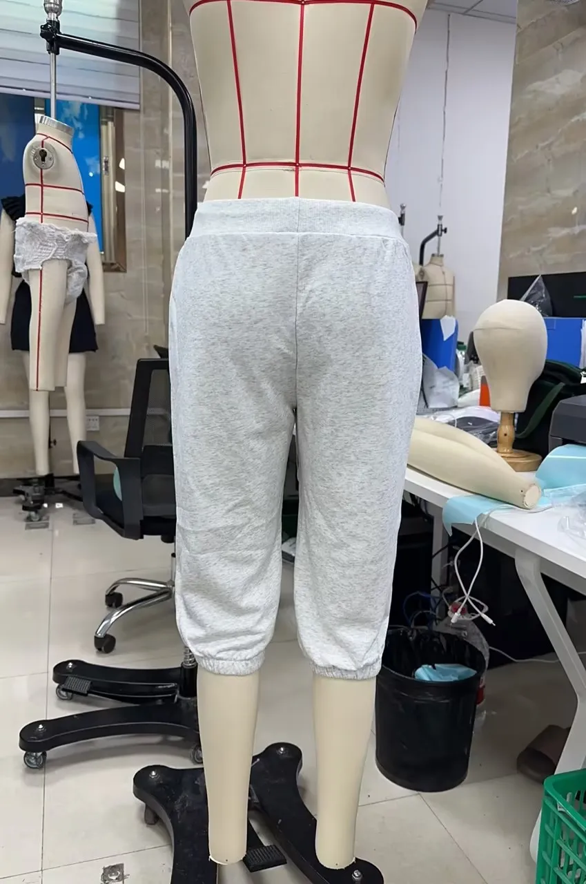 Women Y2K Low Waist Capri Sweatpants Drawstring Elastic Waist 3/4 Length Cropped Pants Loose Fit Casual Streetwear Loungewear