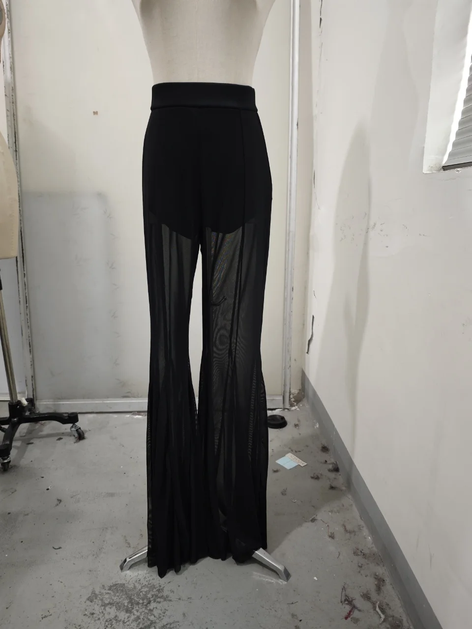 Summer Loose Hollow Out Wide Leg Pants Women Shiny Fashion See Through Street Trousers 2025 New Lady Mesh Holiday Outerwear