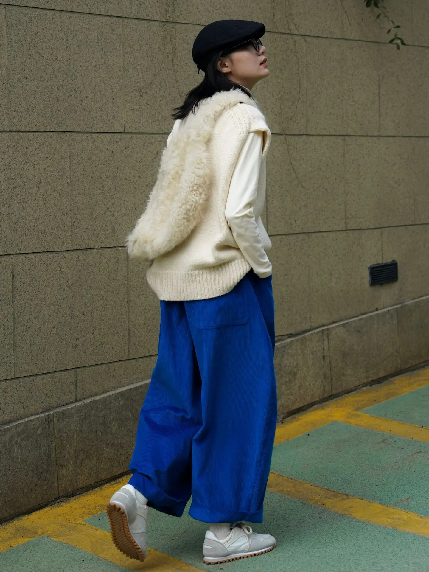 Johnature Winter New Japanese Casual Corduroy Elastic Waist Ankle-length Pants Solid Color Loose Pockets Harem Women Pants
