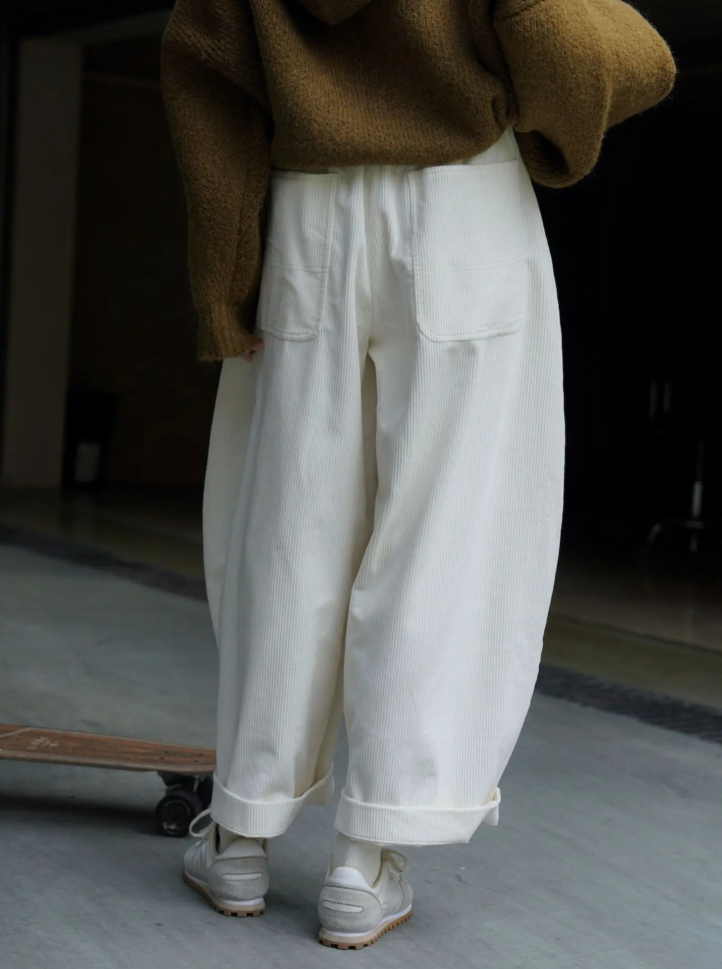 Johnature Winter New Japanese Casual Corduroy Elastic Waist Ankle-length Pants Solid Color Loose Pockets Harem Women Pants