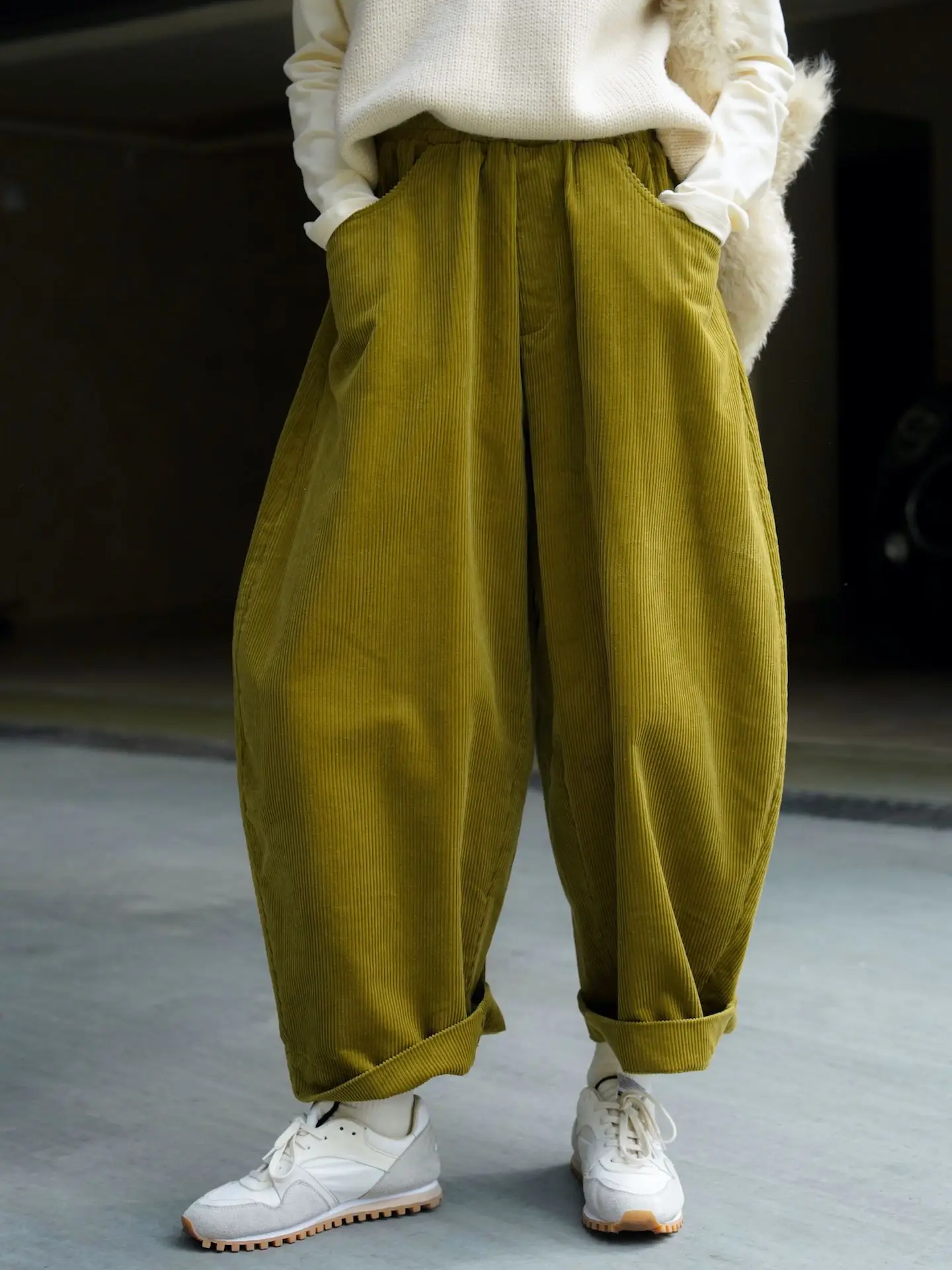 Johnature Winter New Japanese Casual Corduroy Elastic Waist Ankle-length Pants Solid Color Loose Pockets Harem Women Pants