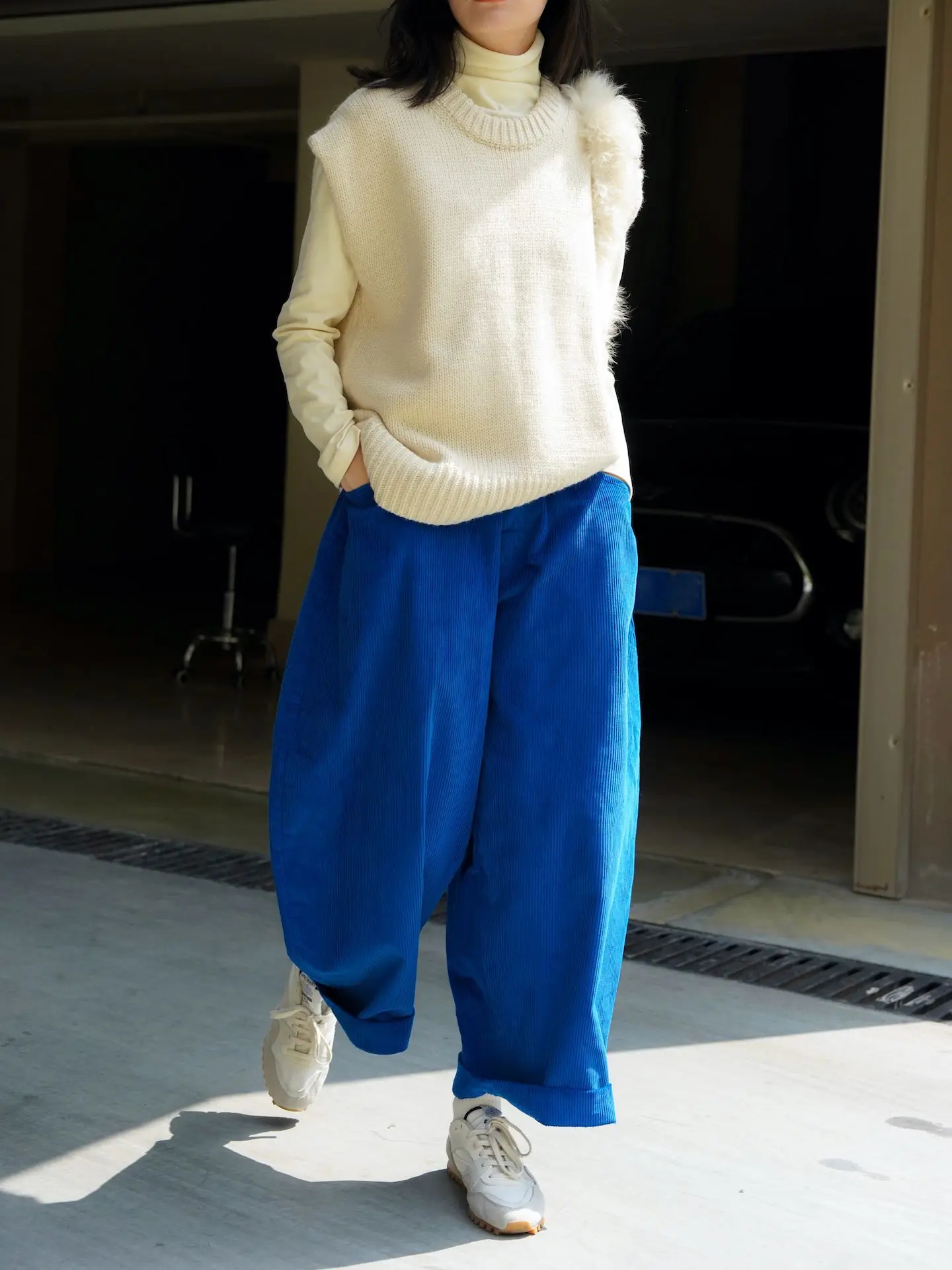 Johnature Winter New Japanese Casual Corduroy Elastic Waist Ankle-length Pants Solid Color Loose Pockets Harem Women Pants