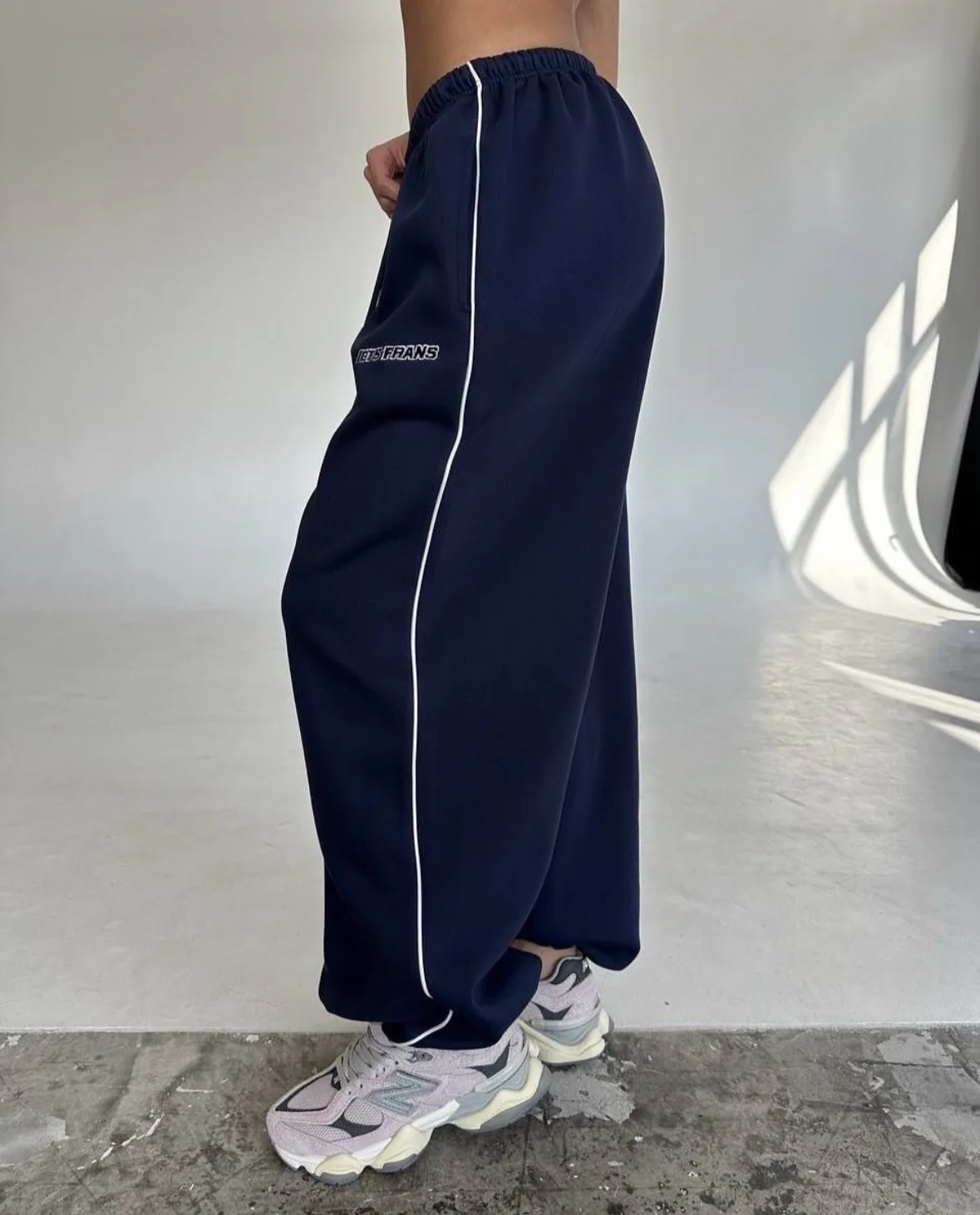Spring wide leg sports pants, loose straight leg casual pants, comfortable stripes, trendy prints for men and women