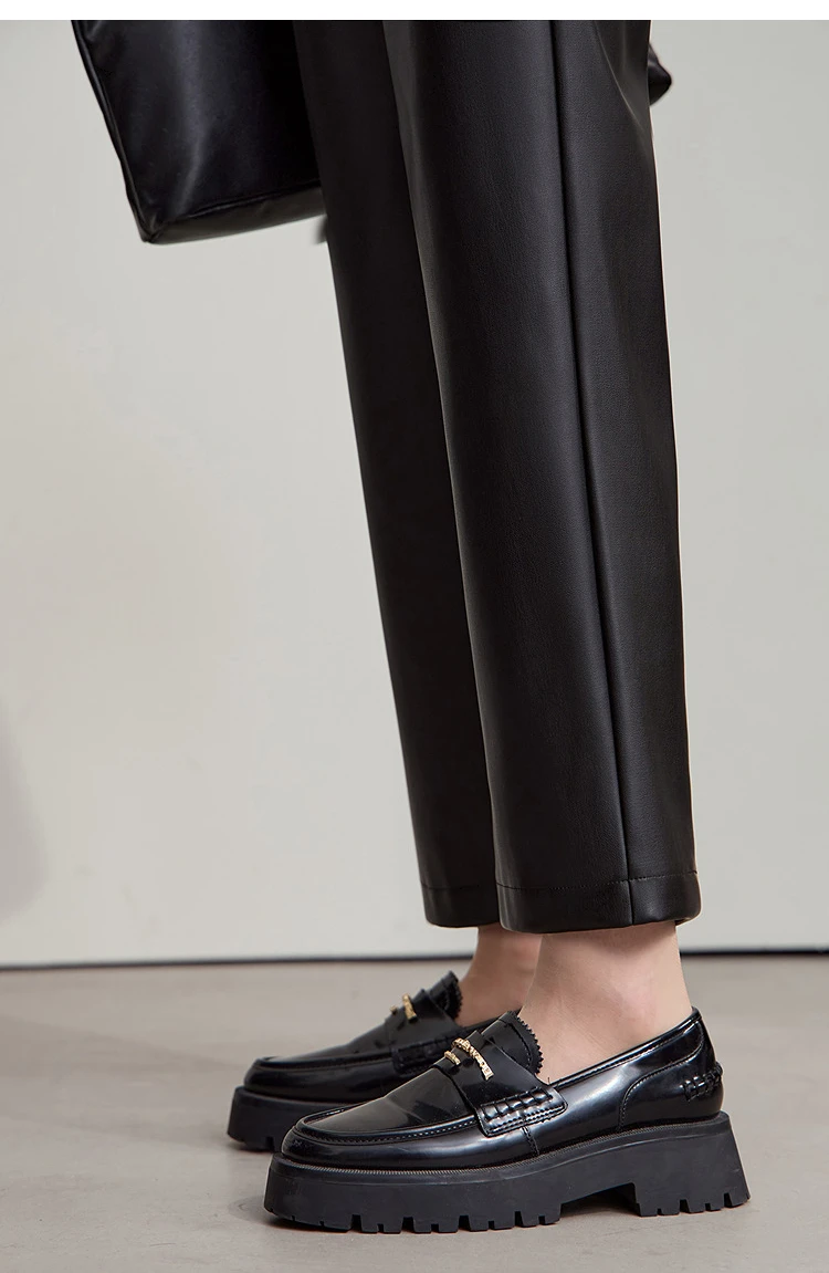 AMII Minimalist Women's Casual Pants 2026 Autumn Streetwear Loose Fit Black Pants Ankle-Length PU Leather Lady Trousers 12523102