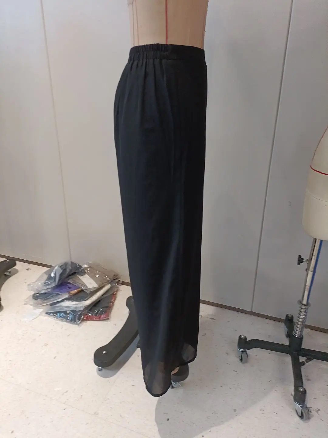 2026 Women's Summer Casual Pants Mom's Loose Pants Versatile Ice Silk Chiffon Wide Leg Pants Straight Casual 9-point Trousers
