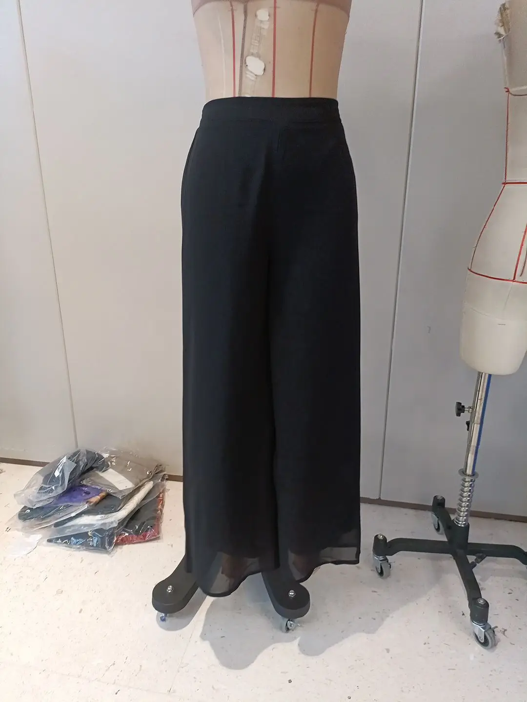 2026 Women's Summer Casual Pants Mom's Loose Pants Versatile Ice Silk Chiffon Wide Leg Pants Straight Casual 9-point Trousers