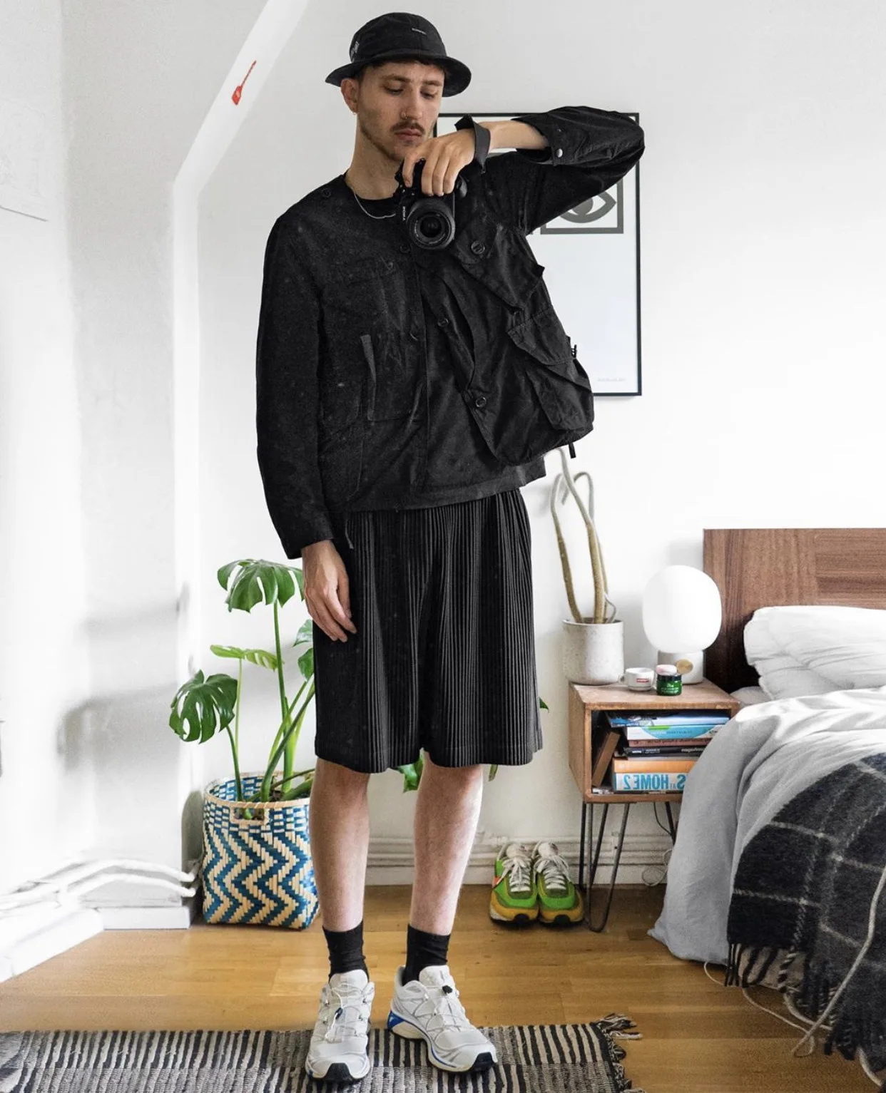ISSEY 2026 New Arrival Japan Miyake Pleated Shorts Draped High-Street Loose Straight-Leg Drawstring Cropped Pants for Men