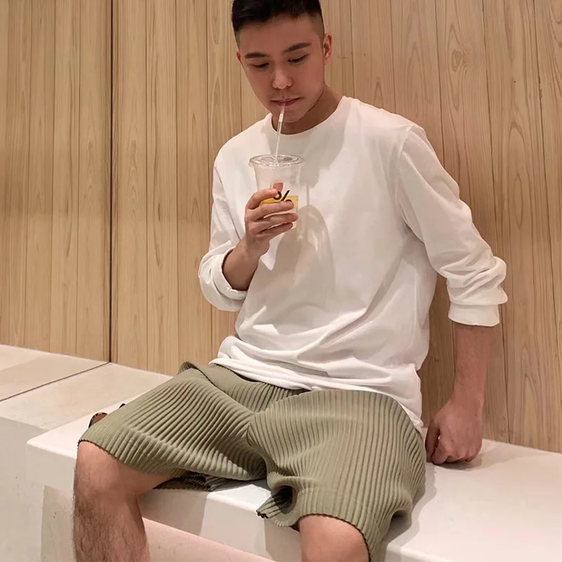 ISSEY 2026 New Arrival Japan Miyake Pleated Shorts Draped High-Street Loose Straight-Leg Drawstring Cropped Pants for Men