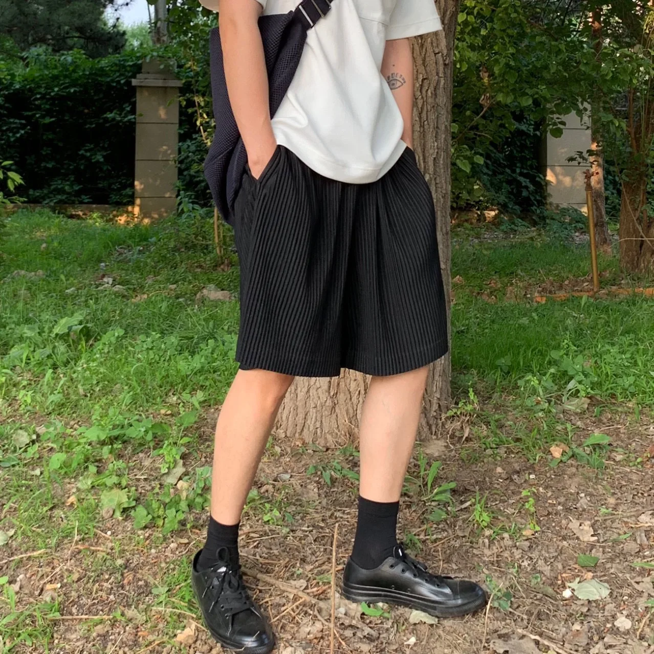 ISSEY 2026 New Arrival Japan Miyake Pleated Shorts Draped High-Street Loose Straight-Leg Drawstring Cropped Pants for Men