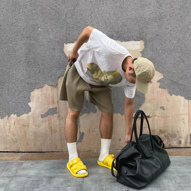 ISSEY 2026 New Arrival Japan Miyake Pleated Shorts Draped High-Street Loose Straight-Leg Drawstring Cropped Pants for Men