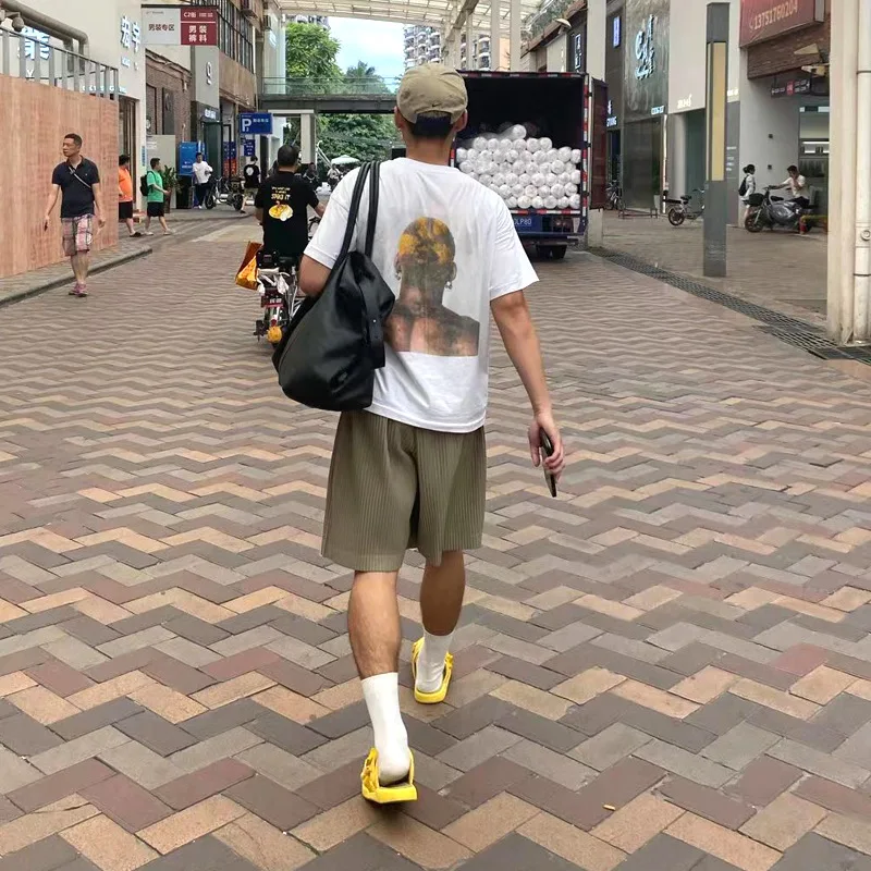 ISSEY 2026 New Arrival Japan Miyake Pleated Shorts Draped High-Street Loose Straight-Leg Drawstring Cropped Pants for Men
