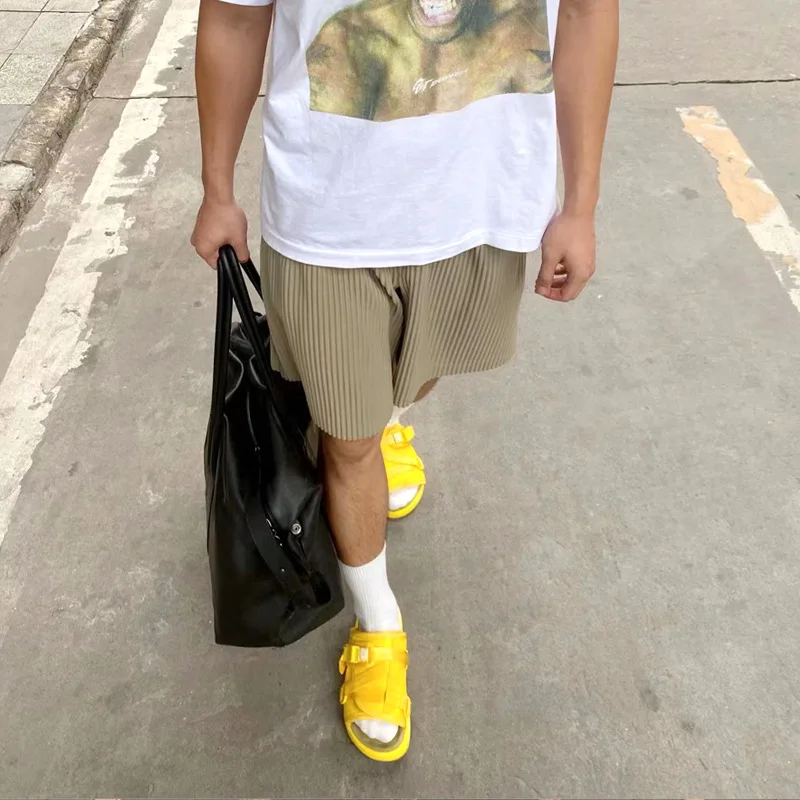ISSEY 2026 New Arrival Japan Miyake Pleated Shorts Draped High-Street Loose Straight-Leg Drawstring Cropped Pants for Men
