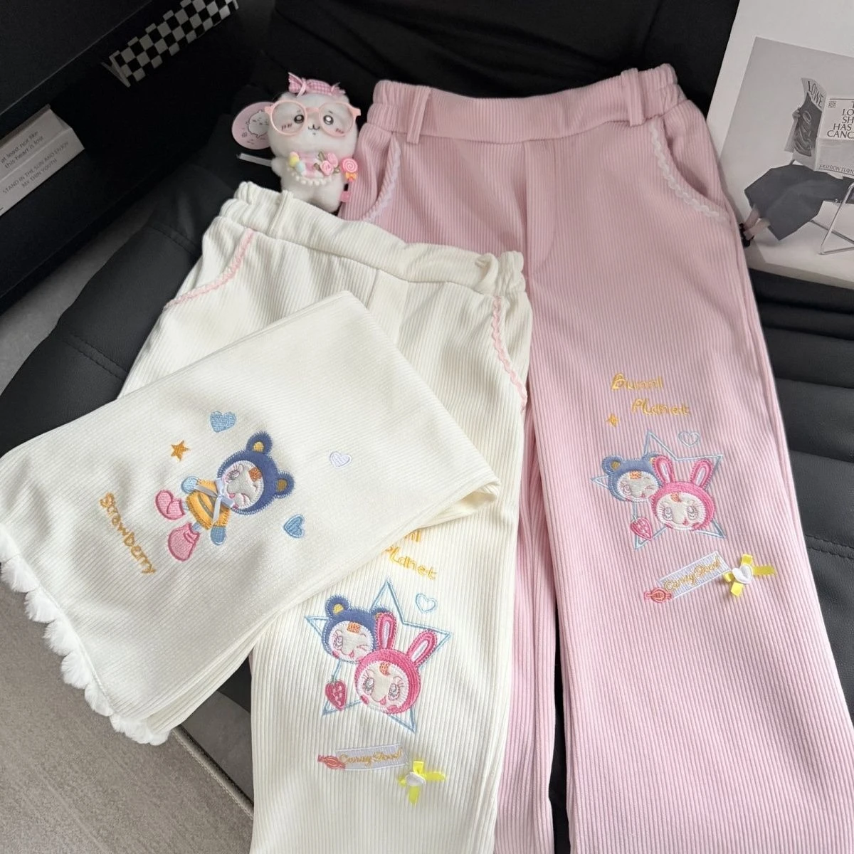 Japanese Kawaii Casual Bunny Print Pants Plush Trim Ribbed Fabric White Harajuku Subculture Bottoms 2026 Spring Streetwear