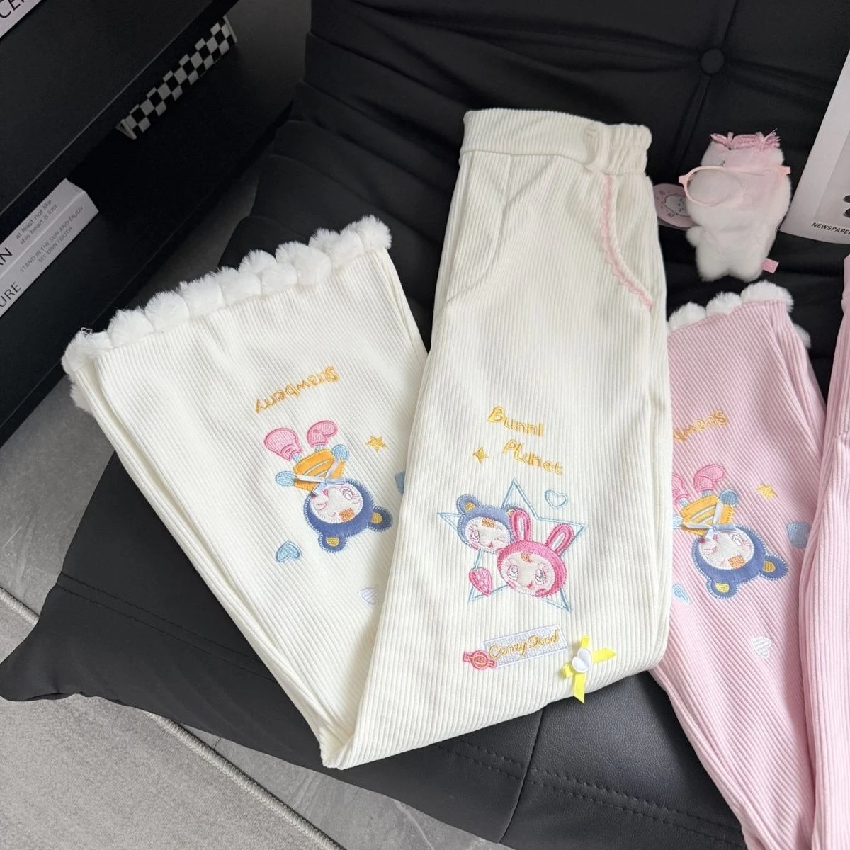 Japanese Kawaii Casual Bunny Print Pants Plush Trim Ribbed Fabric White Harajuku Subculture Bottoms 2026 Spring Streetwear