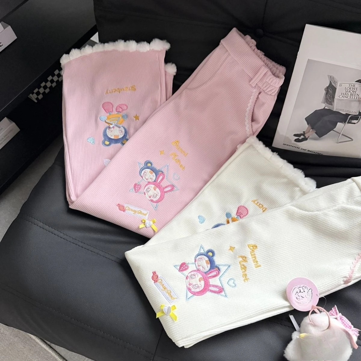 Japanese Kawaii Casual Bunny Print Pants Plush Trim Ribbed Fabric White Harajuku Subculture Bottoms 2026 Spring Streetwear