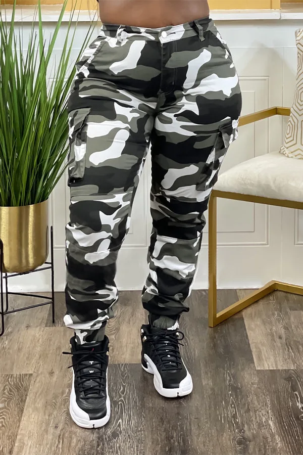 CM.YAYA Women’s Camouflage Printed Slim Cargo Pants 2024 Spring/Summer Pocket Jogger Street Fashion Safari Trousers