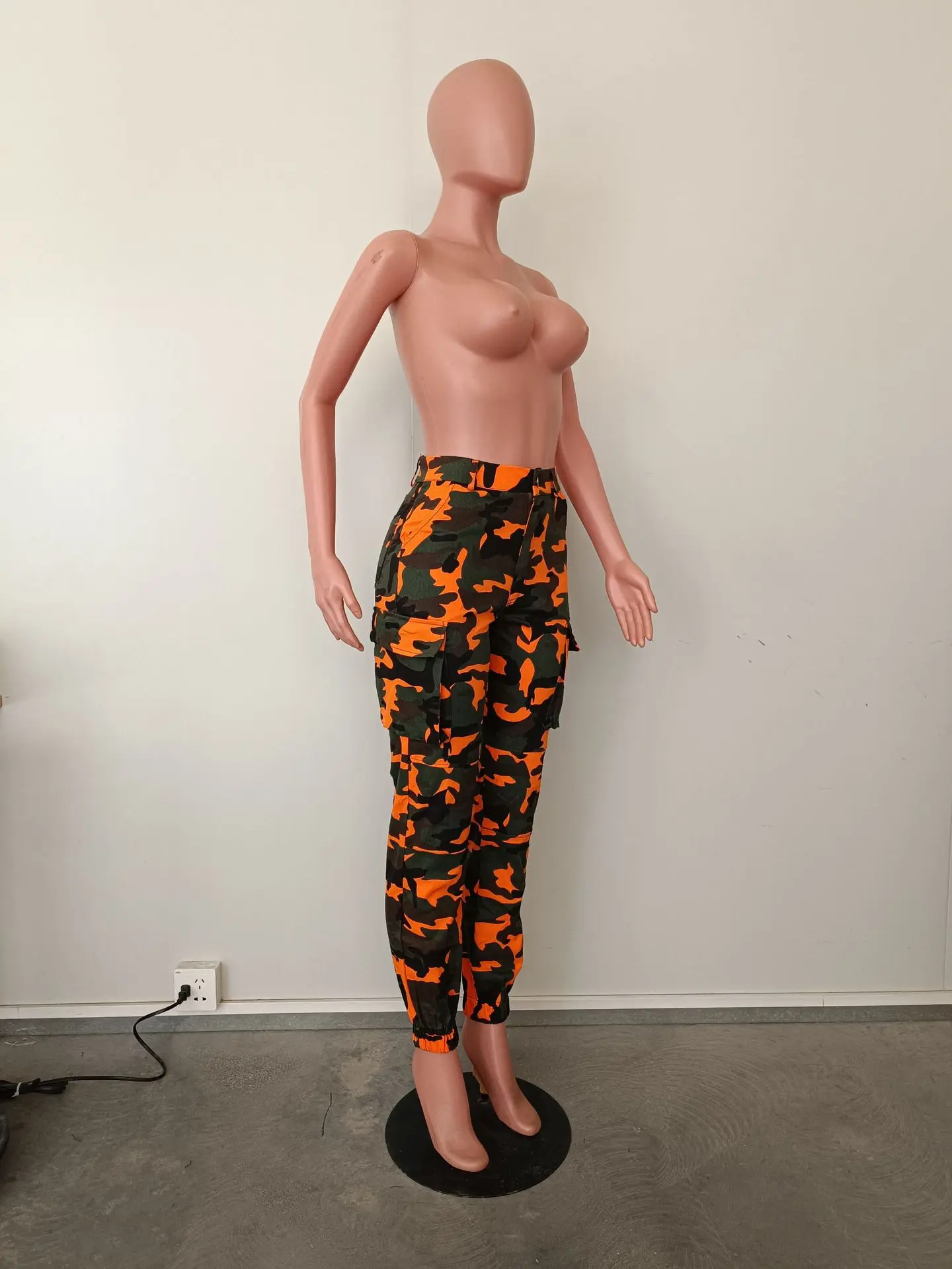 CM.YAYA Women’s Camouflage Printed Slim Cargo Pants 2024 Spring/Summer Pocket Jogger Street Fashion Safari Trousers