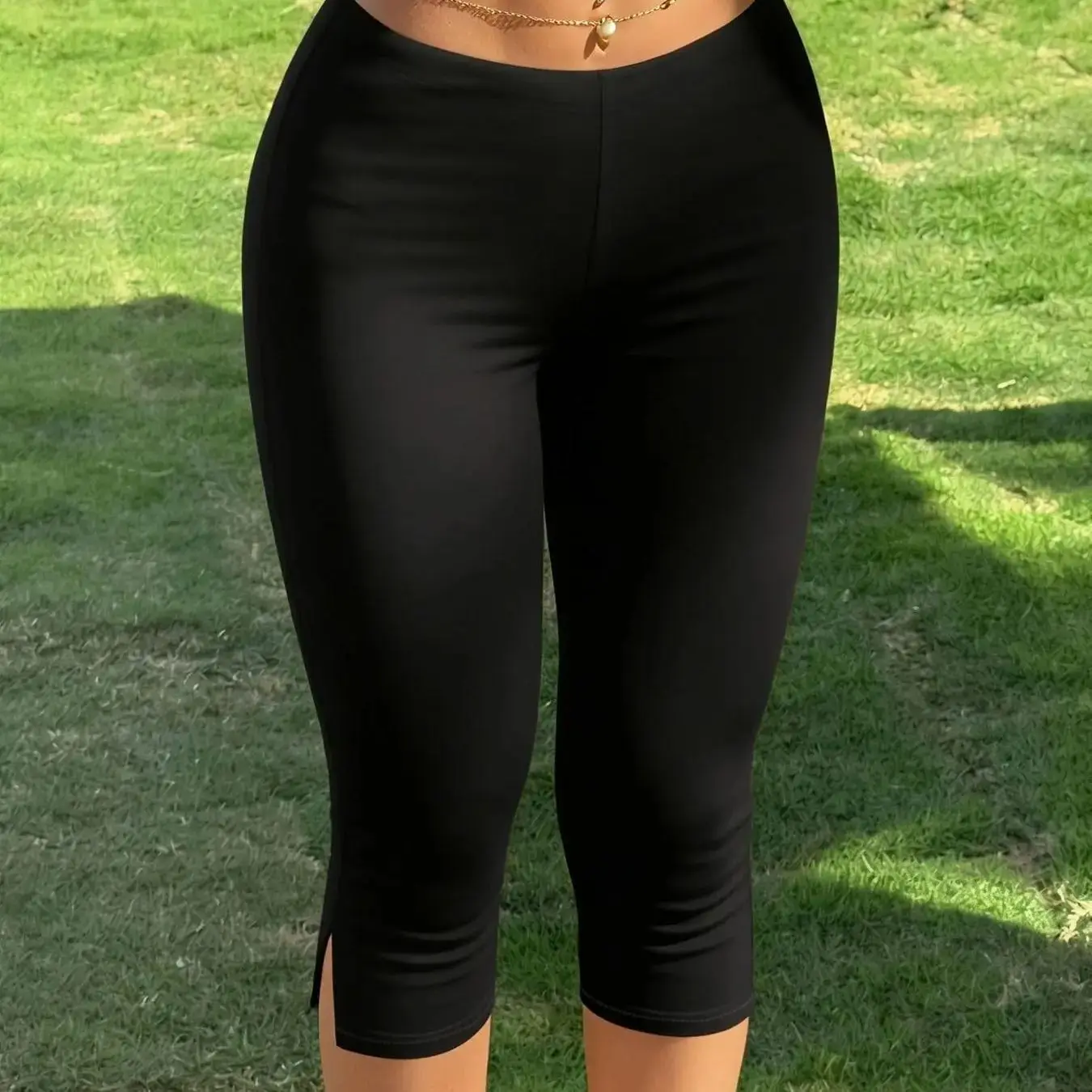 Women's Y2K Street Style Black Slim Fit Capri Pants, Side Slit Design Sweatpants, Suitable for Fitness