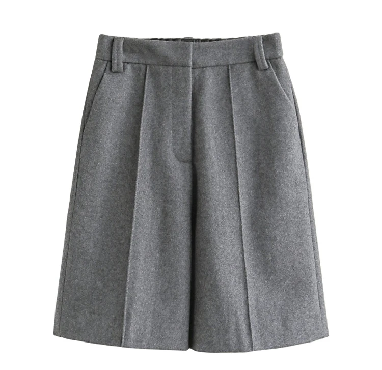 MiuKoMiYa Woolen Straight Shorts For Women Thick Warm Office Wear Ladies Black Wool Bermuda Shorts Women Winter Cropped Pants