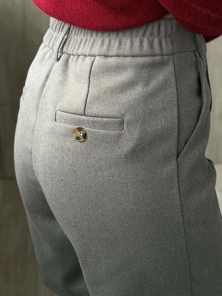 MiuKoMiYa Woolen Straight Shorts For Women Thick Warm Office Wear Ladies Black Wool Bermuda Shorts Women Winter Cropped Pants
