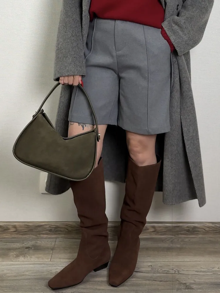 MiuKoMiYa Woolen Straight Shorts For Women Thick Warm Office Wear Ladies Black Wool Bermuda Shorts Women Winter Cropped Pants