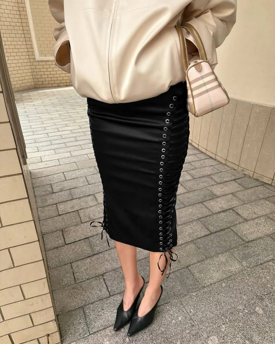 SINGREINY French Satin Black Long Skirts 2026 Autumn Solid Streetwear Designer-Inspired Lace Up Vintage Split Sexy Midi Skirts