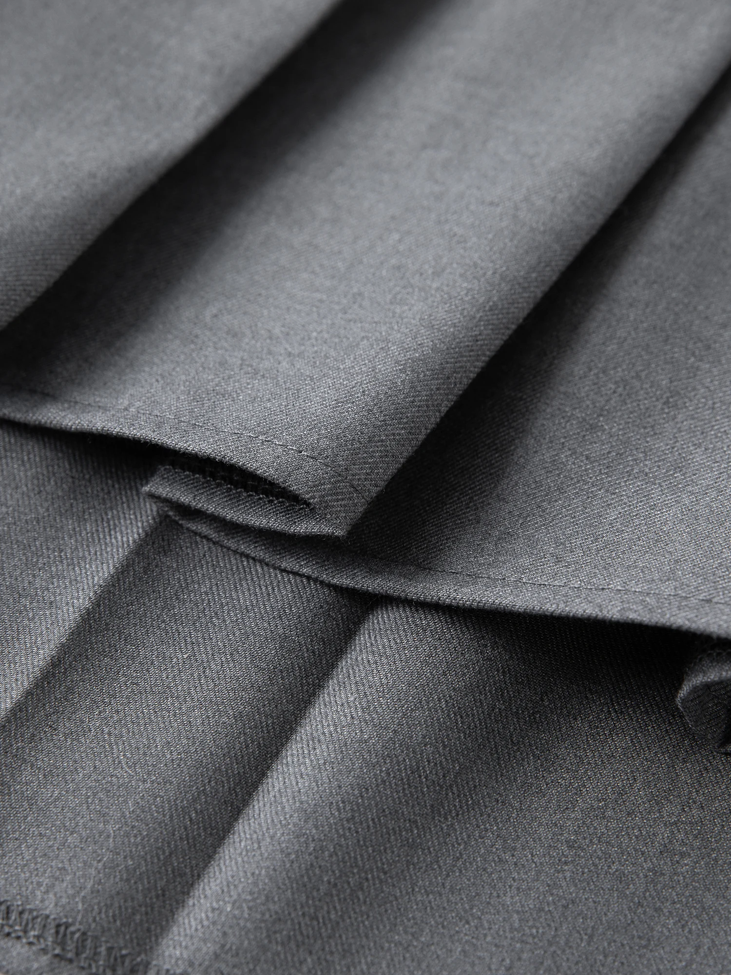 FSLE College Style Gray Retro Pleated Skirt For Women Autumn 2025 New Arrival Commuter Officelady Chic Long Skirt 25FS13198