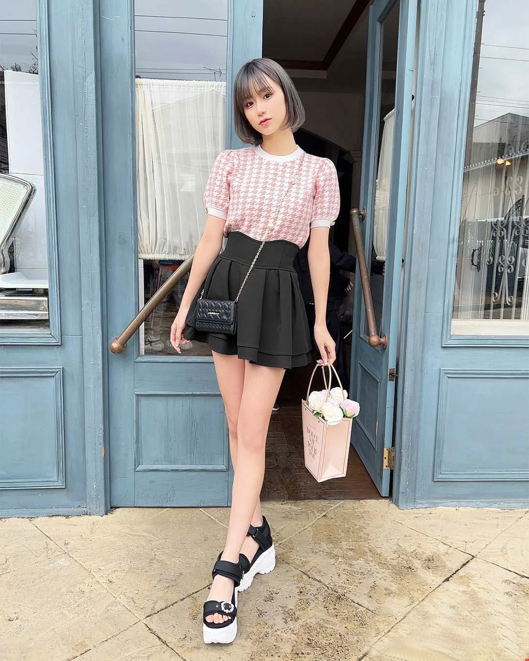 Japanese Style Simple Woman Radian Waistline Slimming Leg-Shaping Short Black Skirt for Women Streetwear Woman Culottes Skirts