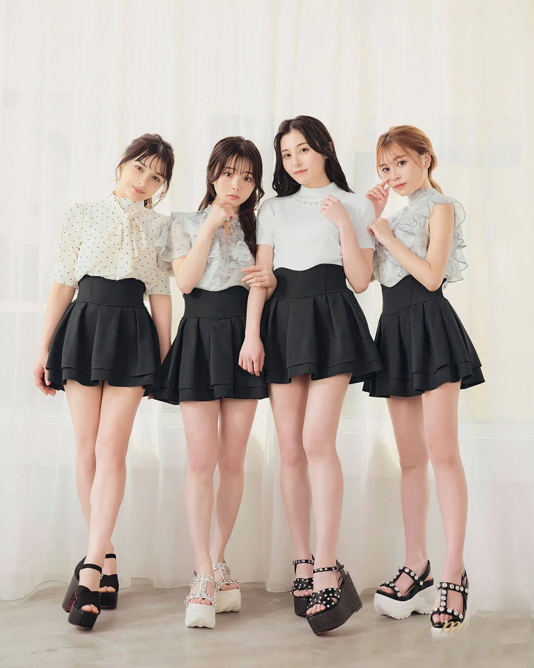 Japanese Style Simple Woman Radian Waistline Slimming Leg-Shaping Short Black Skirt for Women Streetwear Woman Culottes Skirts