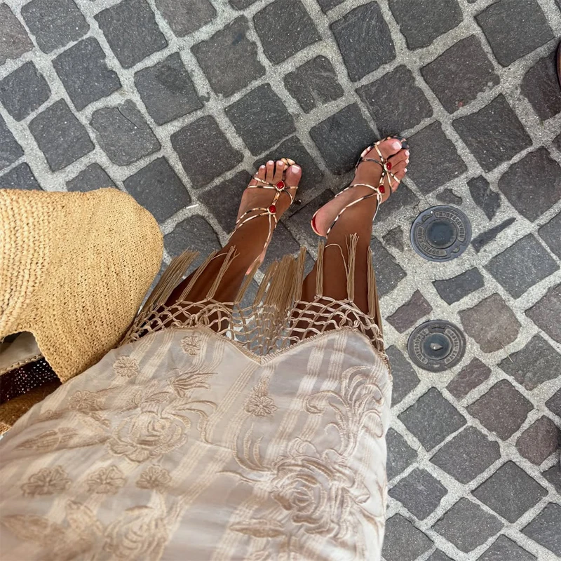 Eleganttassel Embroidered Hem Skirts Women Fashion Mesh Hollow Out Short Kilts 20265 Chic Summer New Female Beach Holiday Skirt
