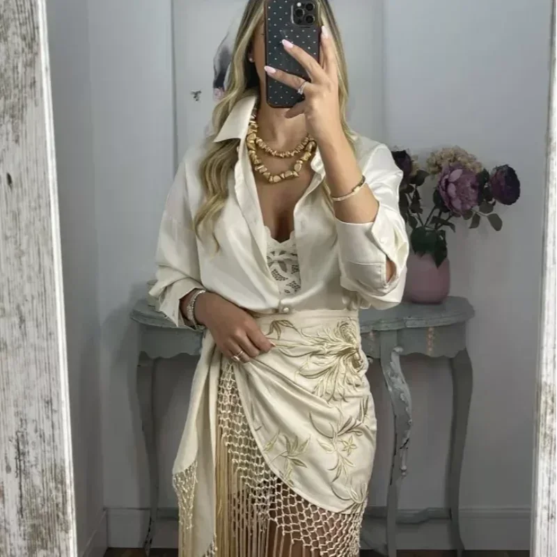 Eleganttassel Embroidered Hem Skirts Women Fashion Mesh Hollow Out Short Kilts 20265 Chic Summer New Female Beach Holiday Skirt