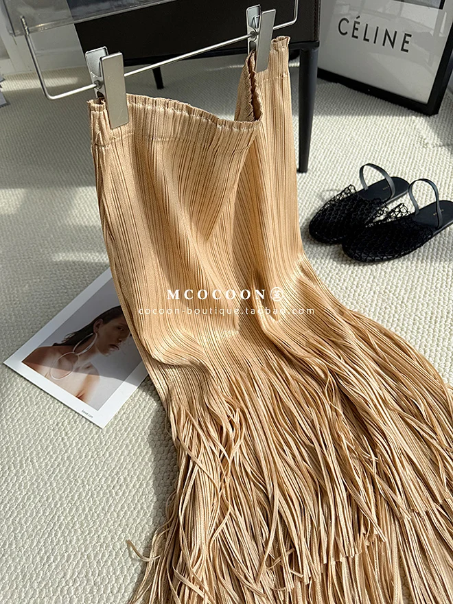 Miyake Pleated 2025 Autumn New Fringed And Gold-embossed Skirt, a Niche, Flowing And Form-fitting Dress