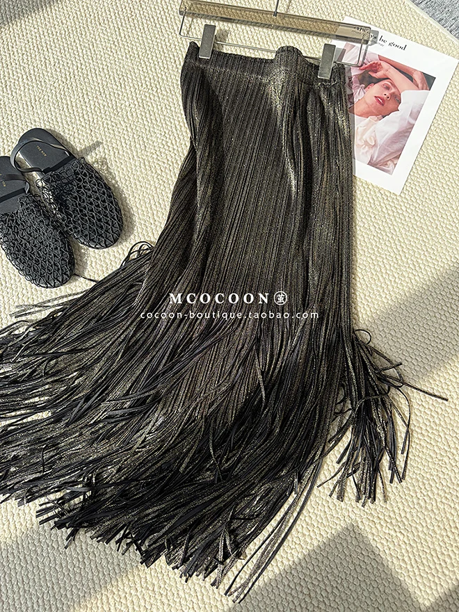 Miyake Pleated 2025 Autumn New Fringed And Gold-embossed Skirt, a Niche, Flowing And Form-fitting Dress