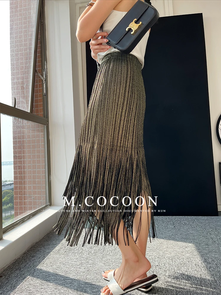 Miyake Pleated 2025 Autumn New Fringed And Gold-embossed Skirt, a Niche, Flowing And Form-fitting Dress