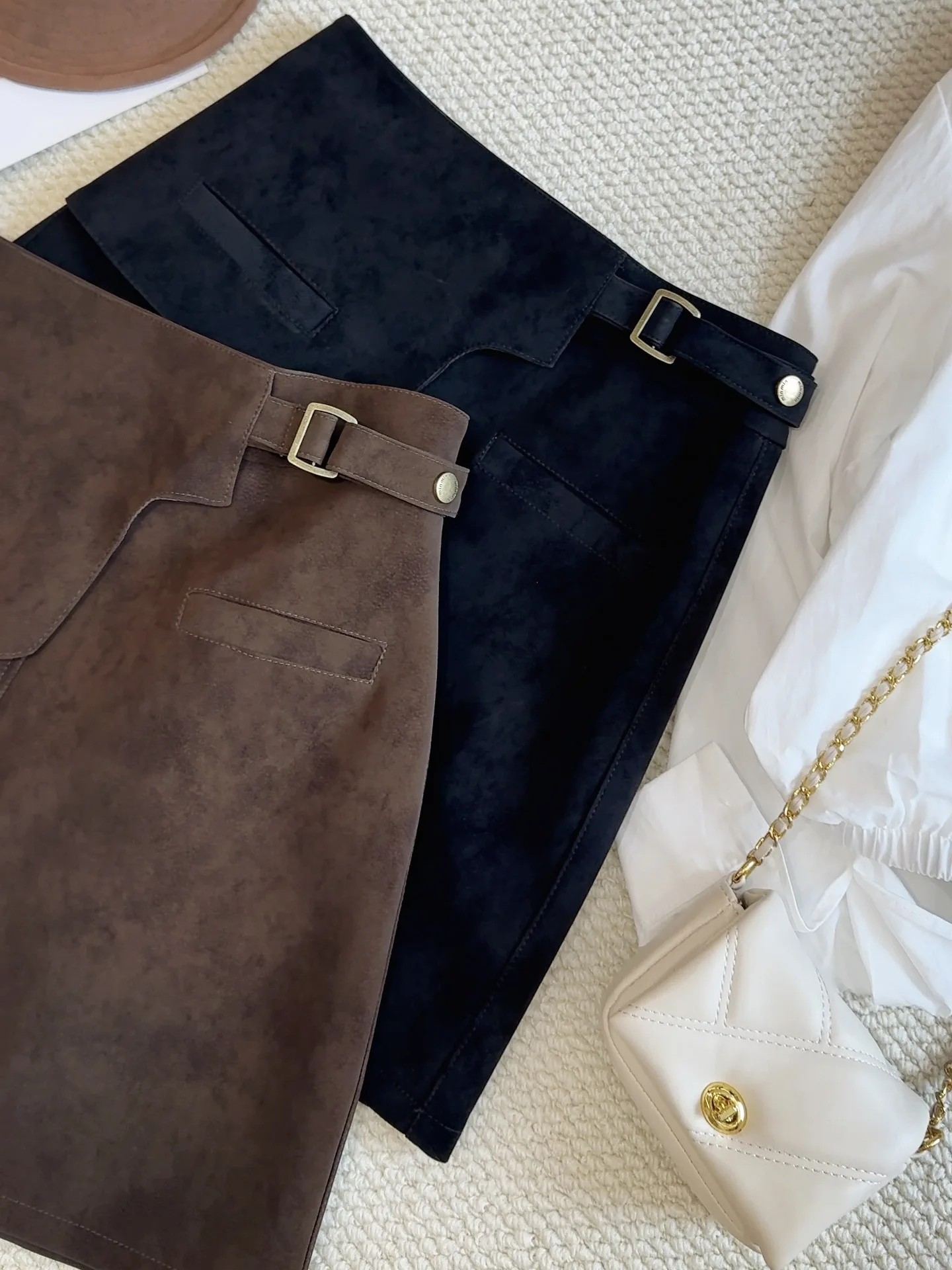 Fashionable and Stylish Suede Skirt for Women in Autumn, Versatile and Slimming Short Style, Hip Hugging Skirt, Sexy Mini Skirt