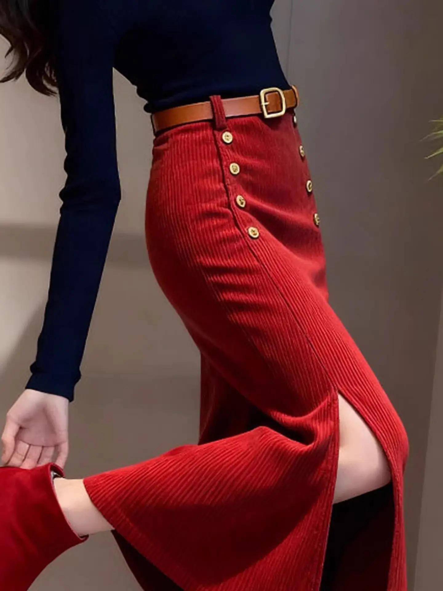 French purple corduroy hip skirt women's autumn and winter straight good-looking split-ended chenille long skirt