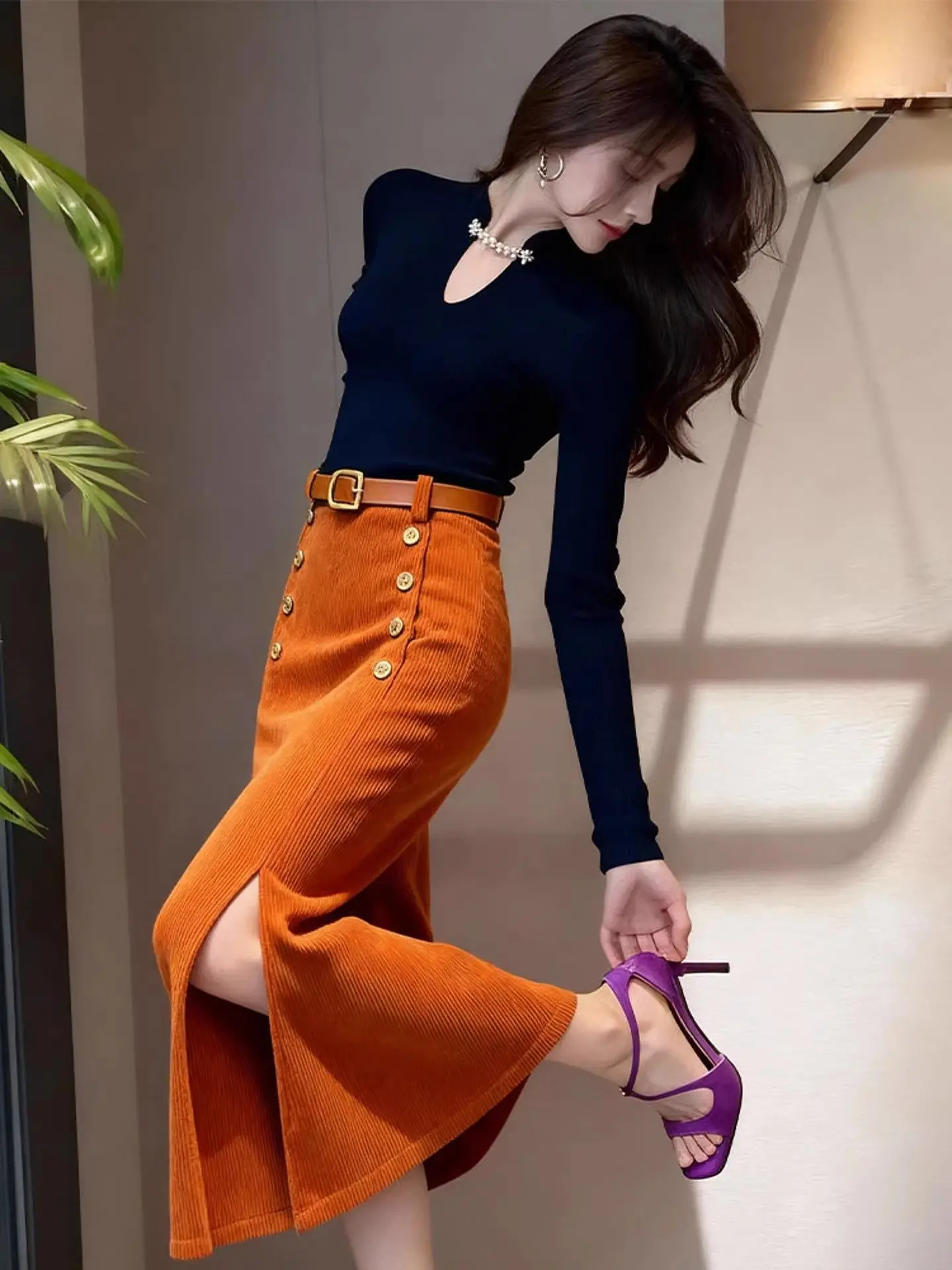French purple corduroy hip skirt women's autumn and winter straight good-looking split-ended chenille long skirt